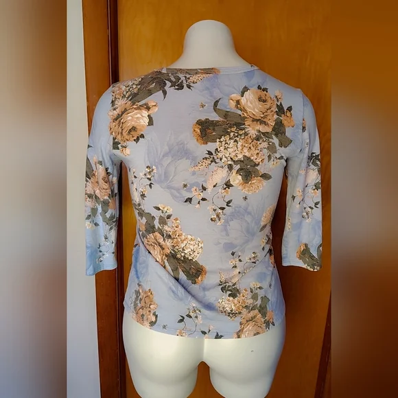 🩷$10 | Alya Smocked Peplum Top — Made in USA — Size L 🌸 - Picture 4 of 5